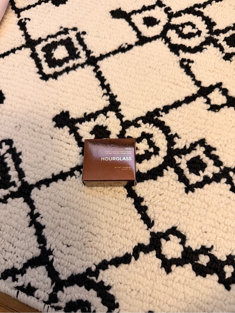 Hourglass Veil Translucent Setting Powder - Bronze Compact Box